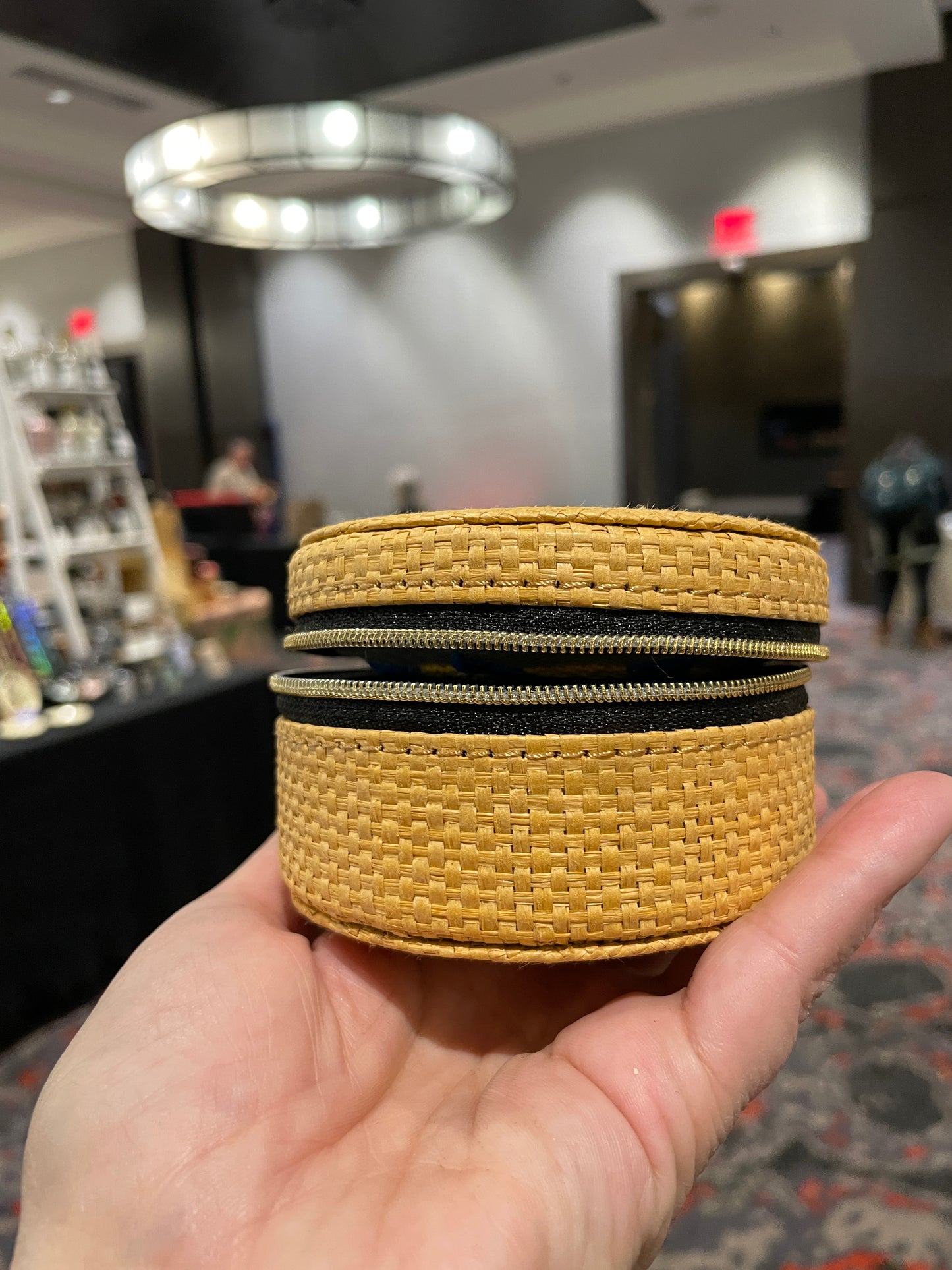 Magen Miriam Travel Altar